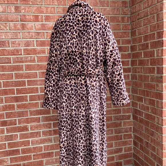 Jones NY Leopard Browntones Fleece Trim Long Robe - Picture 3 of 12